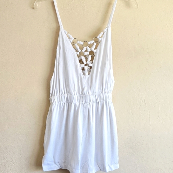 Millau White Circle Cage Detail Chain Link Neckline Romper Size Small NWT - Picture 13 of 13